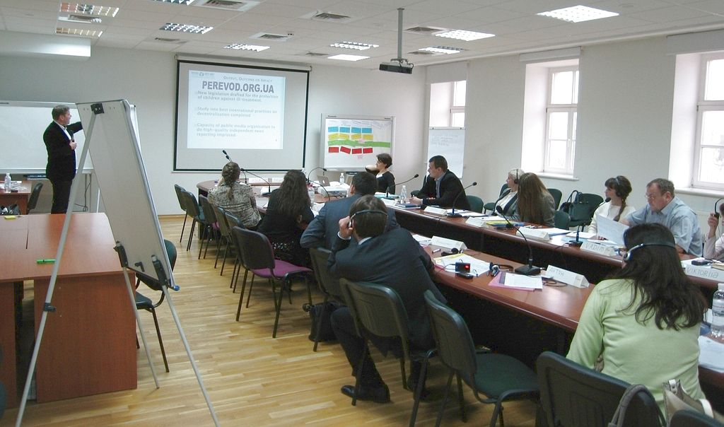 Синхронный перевод тренинга в академии МИД Украины.
