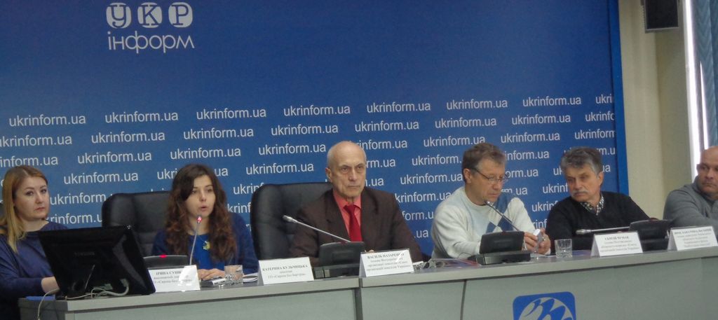 Президиум конференции с синхронным переводом о безвизовом режиме для Украины