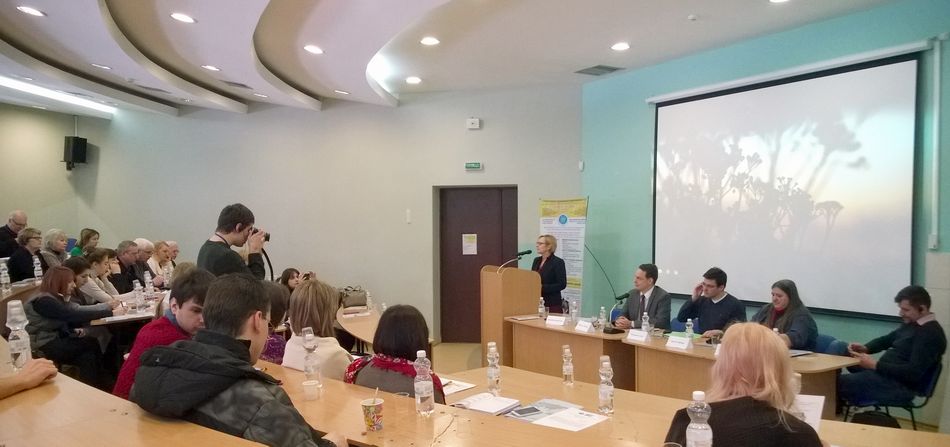 синхронный перевод в аудитории университета «Украина»